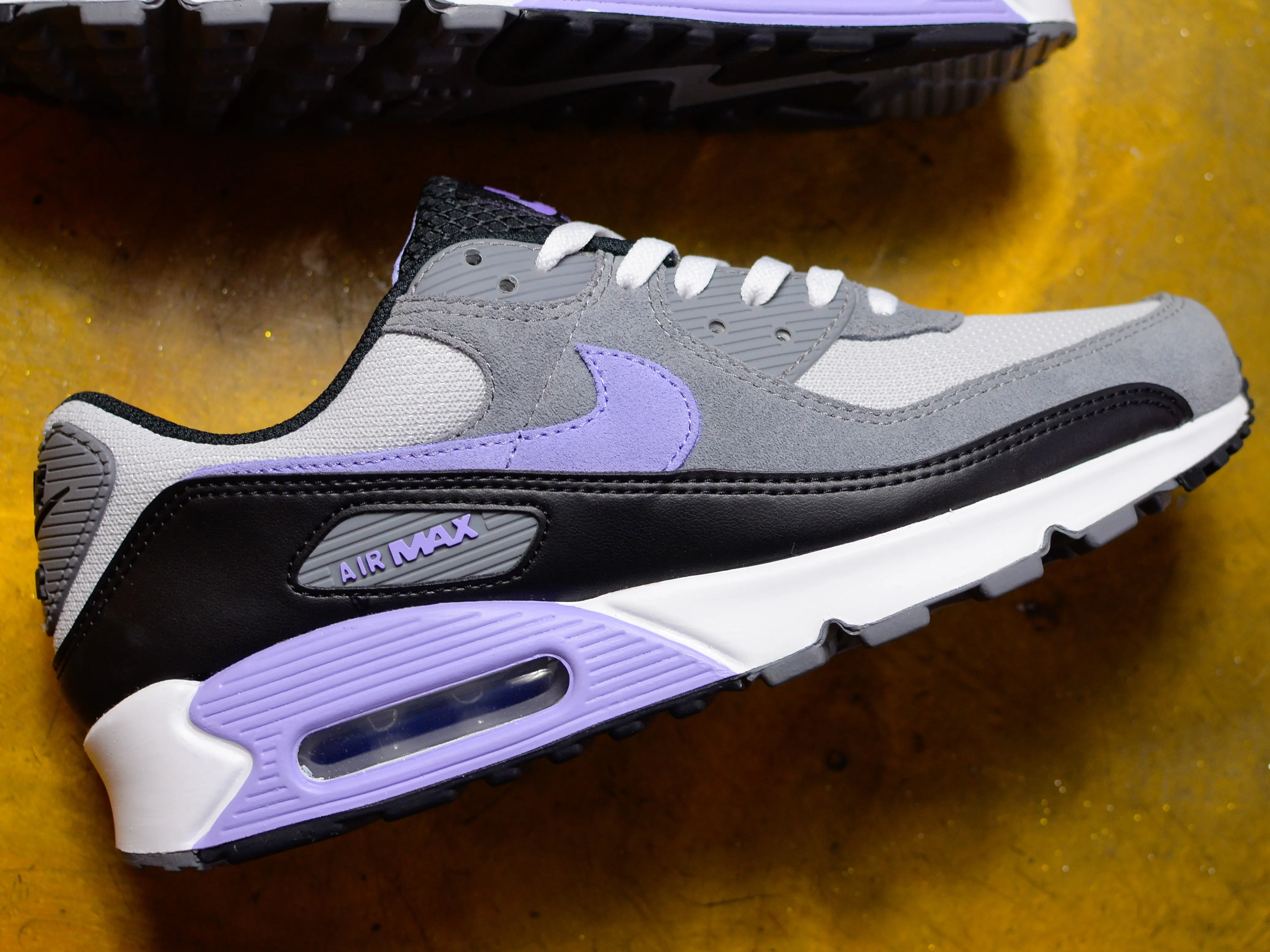 Air Max 90 - Photon Dust / Cool Grey / Black / Light Thistle
