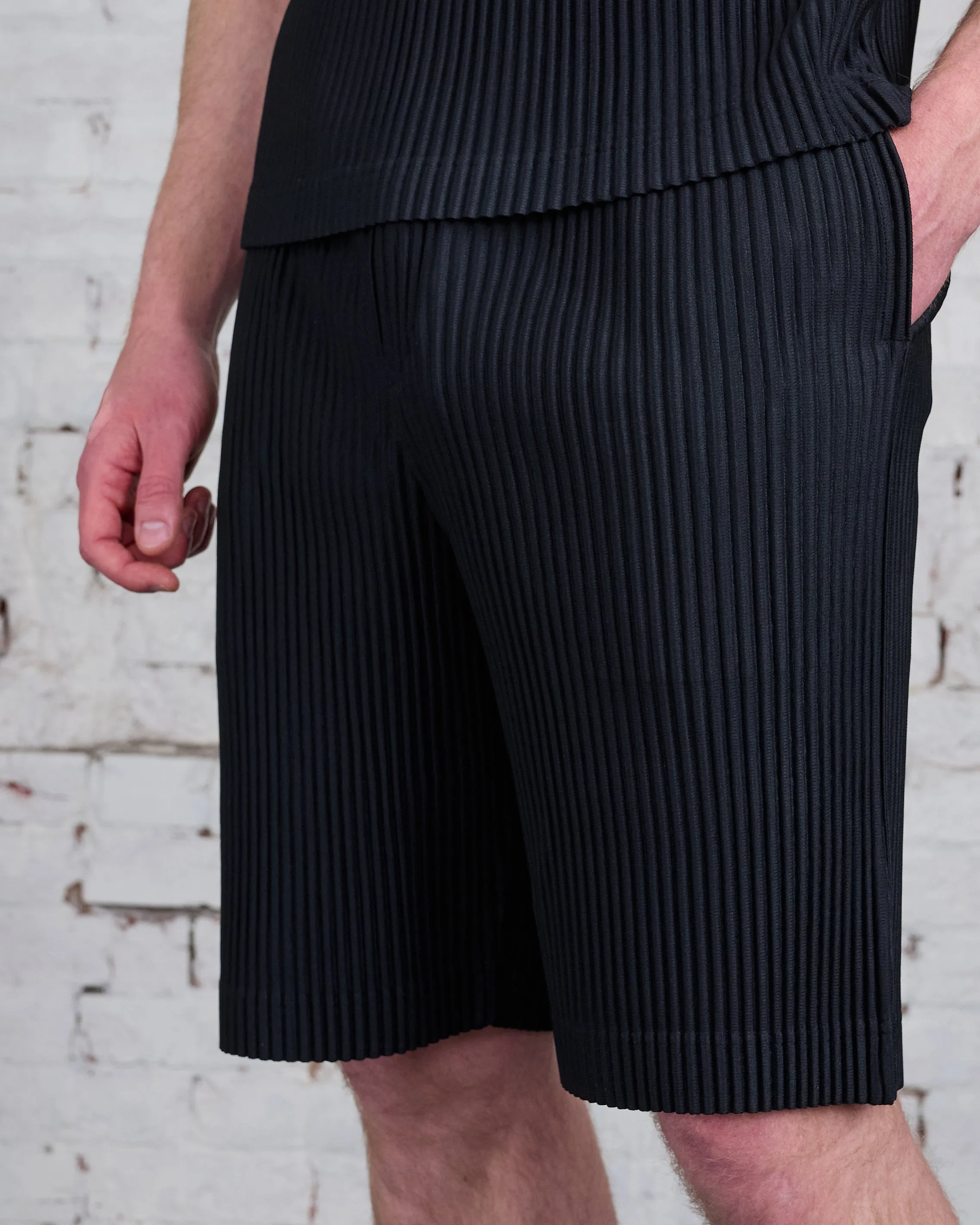 HOMME PLISS ISSEY MIYAKE Pleats May Short Black