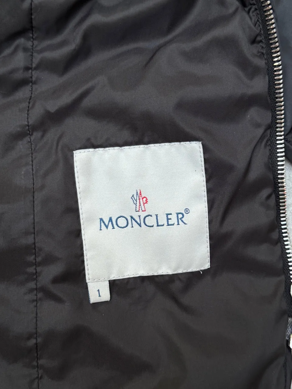 Moncler Black Quilted cropped Lightweight Puffer