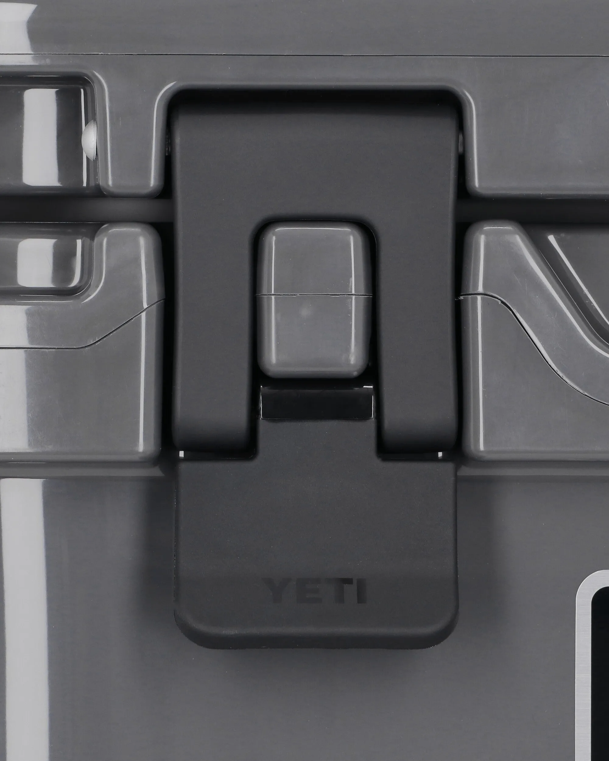 Roadie 24 Cool Box Charcoal